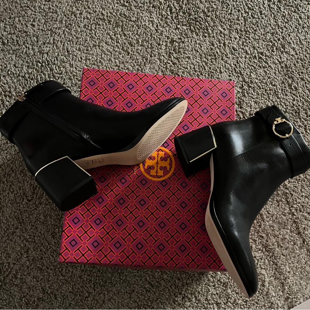 *NWT* Tory Burch Black Ankle Boots with gold details